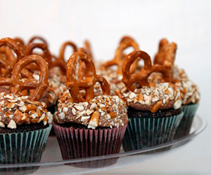 Chocolate Beer Pretzel Mini Cupcakes